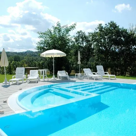 아파트 Popoltaio-schiacciato Sleeps 6 Pool T762675 *