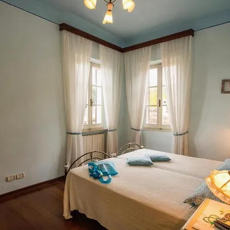아파트 Popoltaio-schiacciato Sleeps 6 Pool T762675 *