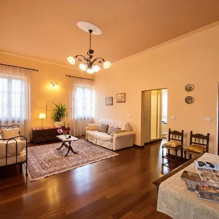 Popoltaio-schiacciato Sleeps 6 Pool T762675 Апартаменты
